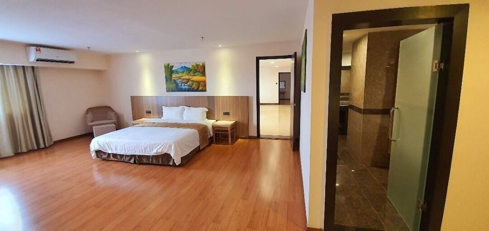 Margherita Plaza Hotel 18/63