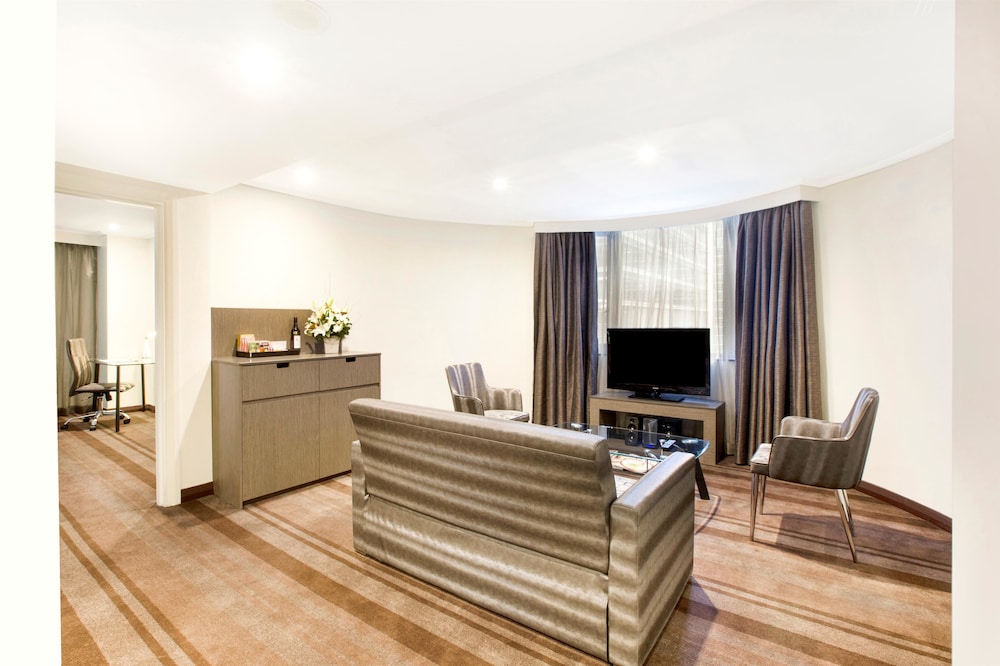 RYDGES WORLD SQUARE 4/66