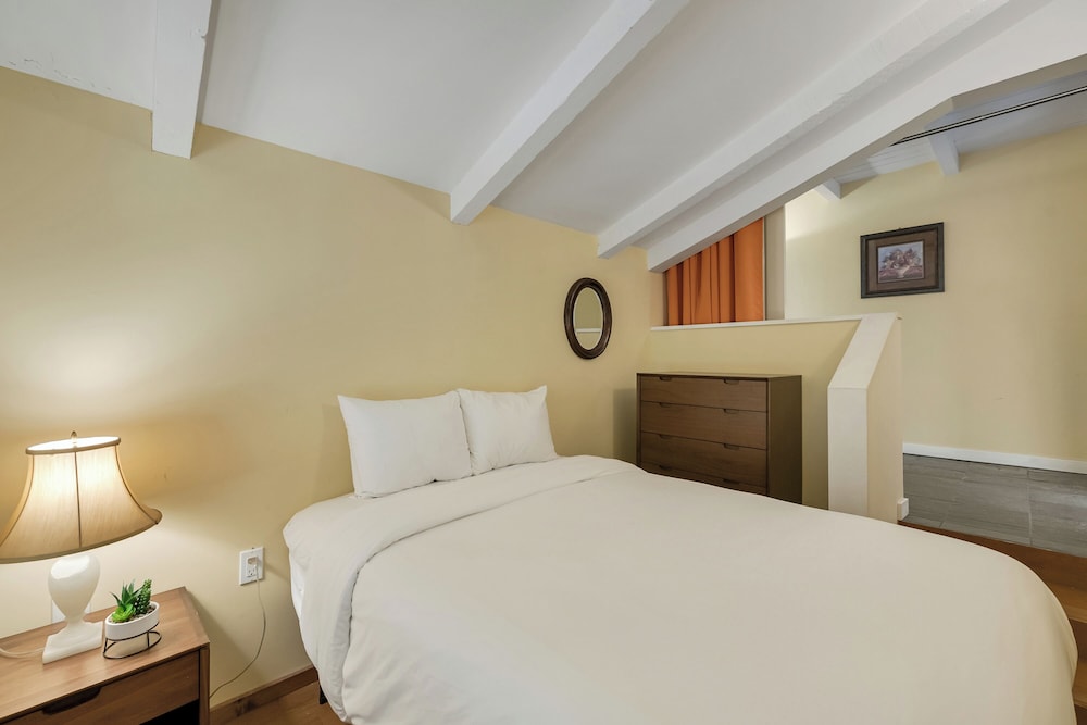 GRAND, RESIDENCE