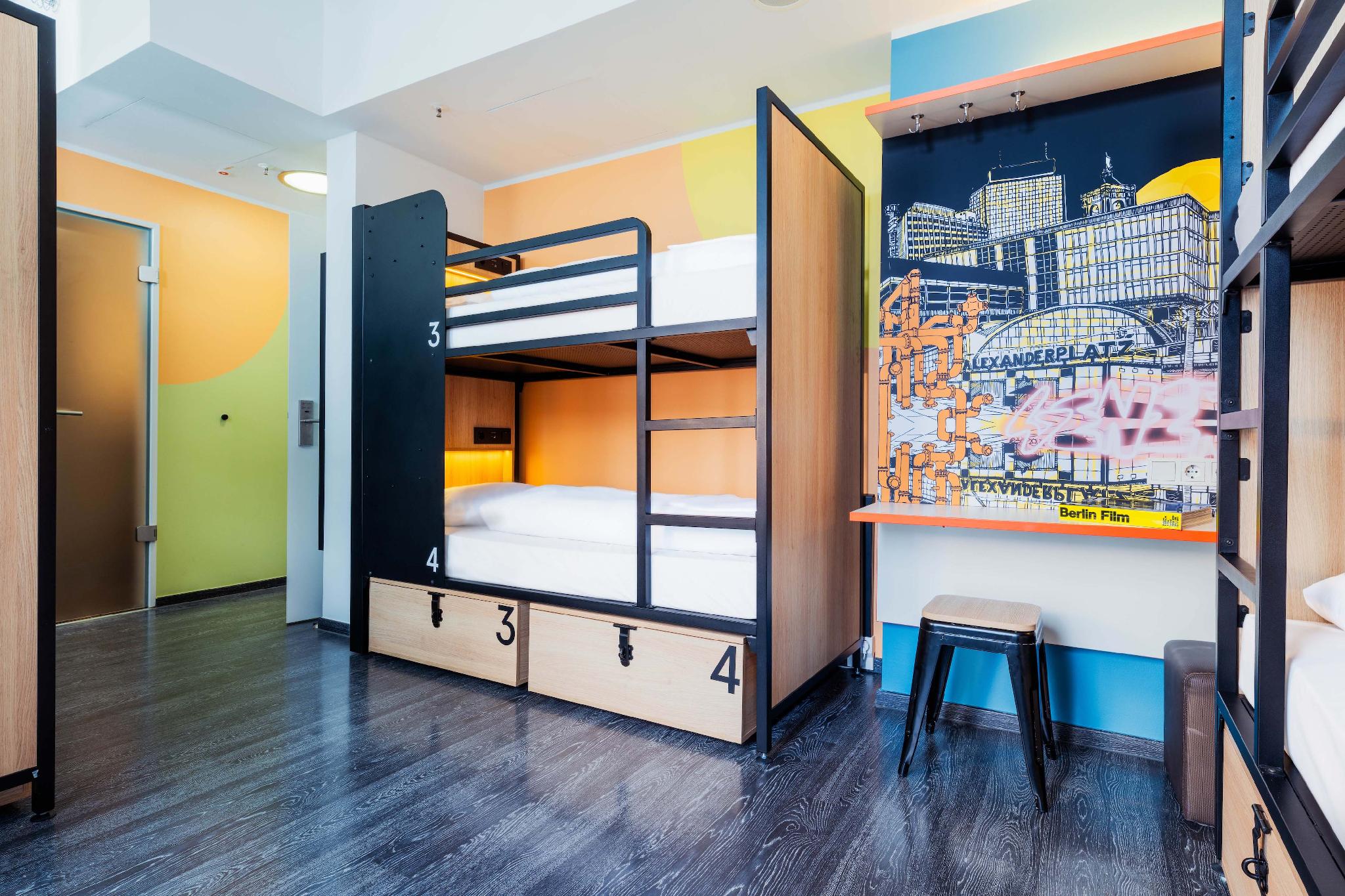 Private, Female Only, 6 Bunk Beds