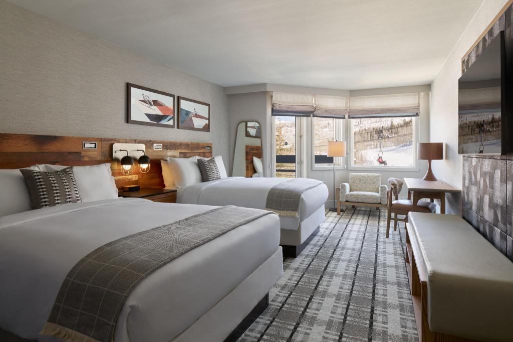 Slope, Guest Room, 2 Queen Beds, Mountain View