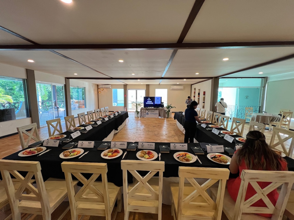 Casa Kaoba Hotel & Suites 57/69
