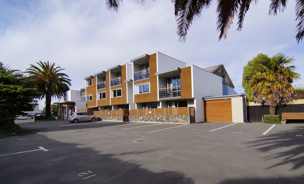 Sumner Bay Motel And Apartments photo2
