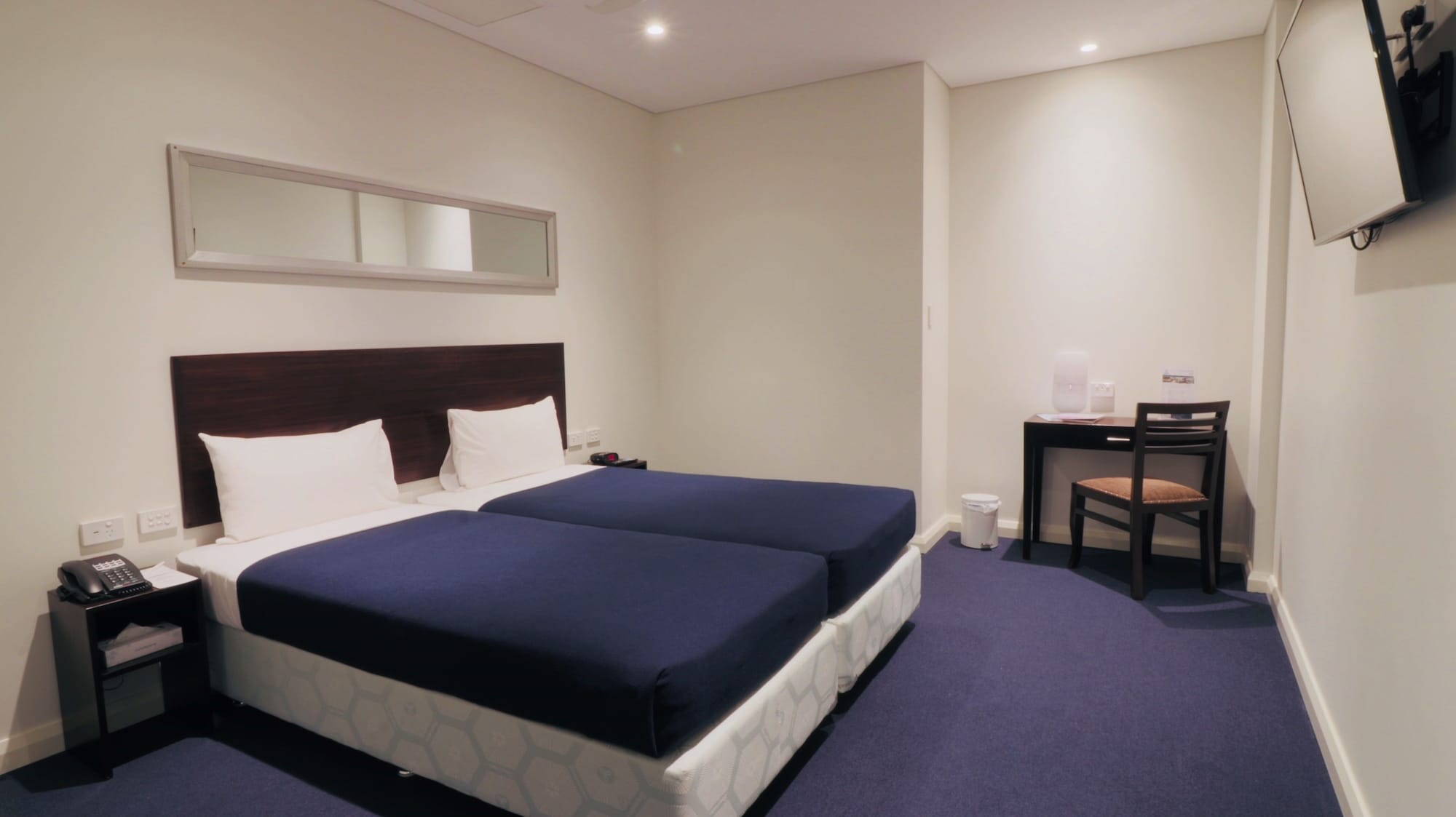 Superior, Twin Beds, Sun Skylight