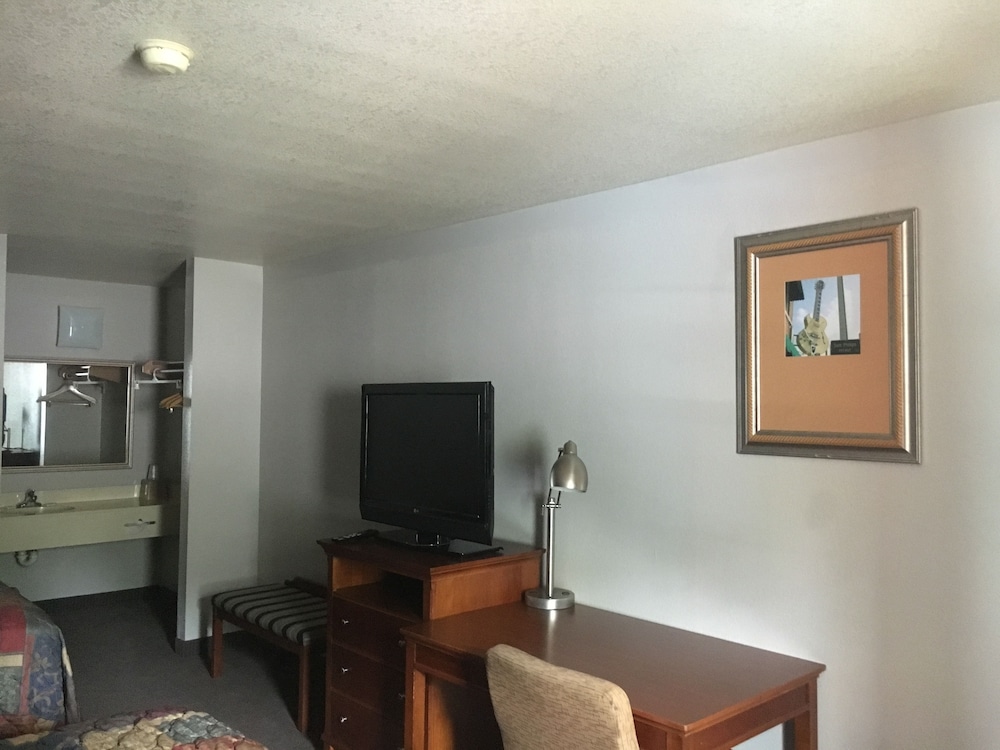 Sunset Inn 10/13