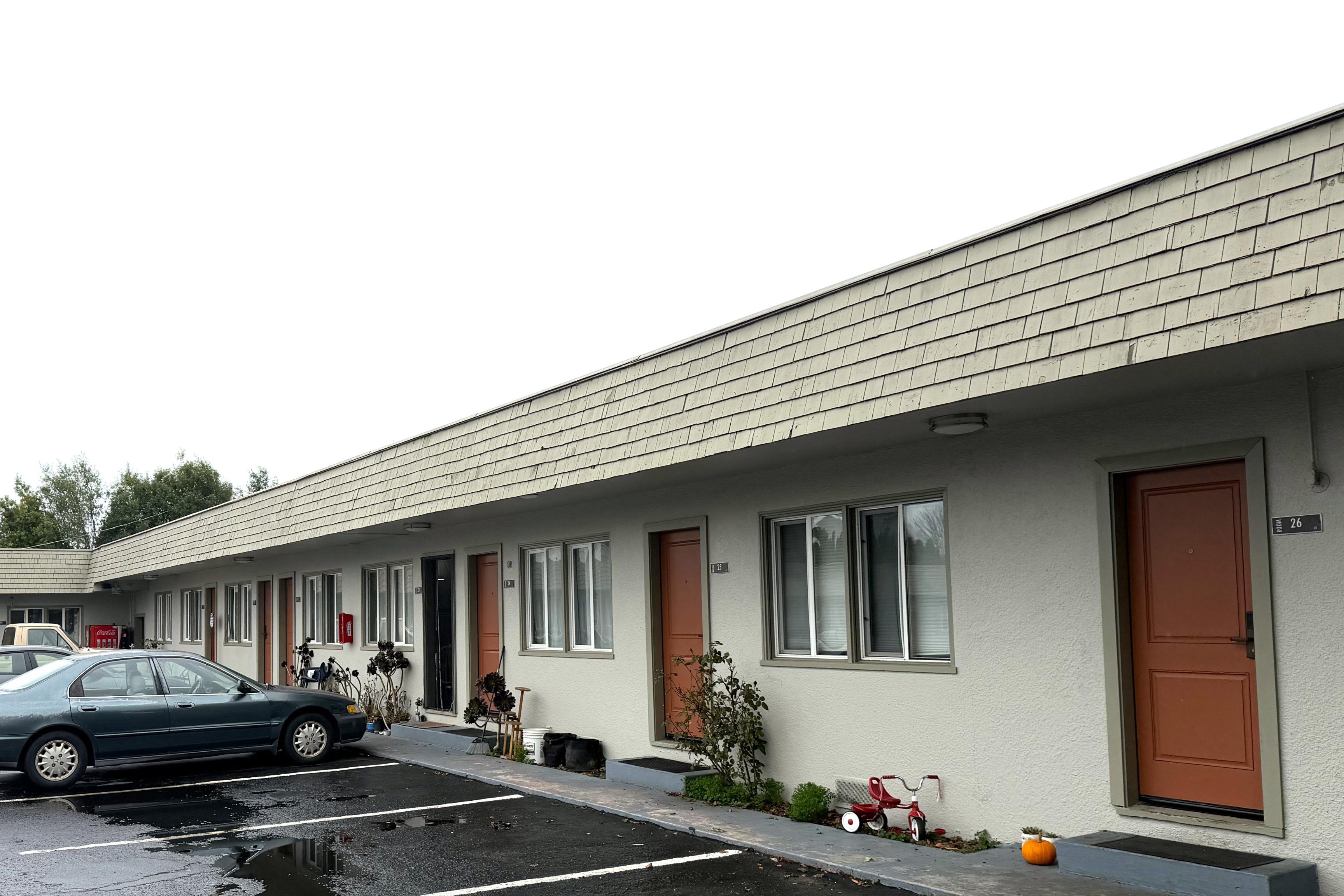 6 Rivers Motel 43/56