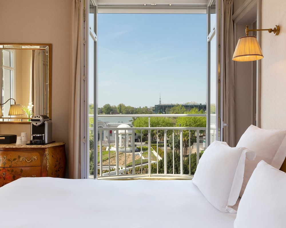 Hotel Barriere Le Grand Hotel Enghien Les Bains 14/33