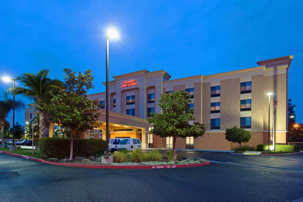 Hampton Inn and Suites Clovis Airport North 6/50