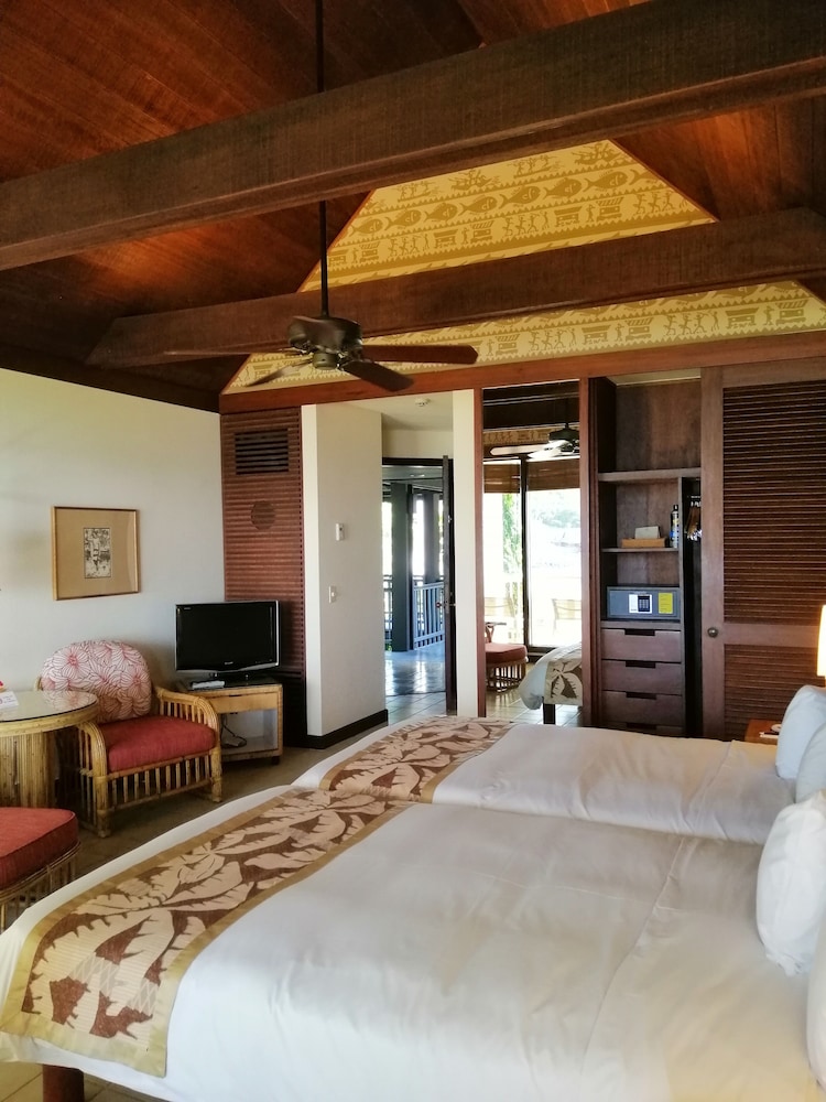 Palau Pacific Resort 12/38