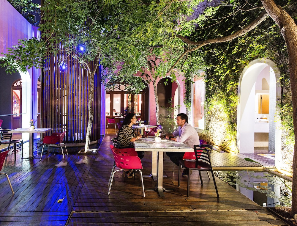 Hotel Rosas And Xocolate 52/60