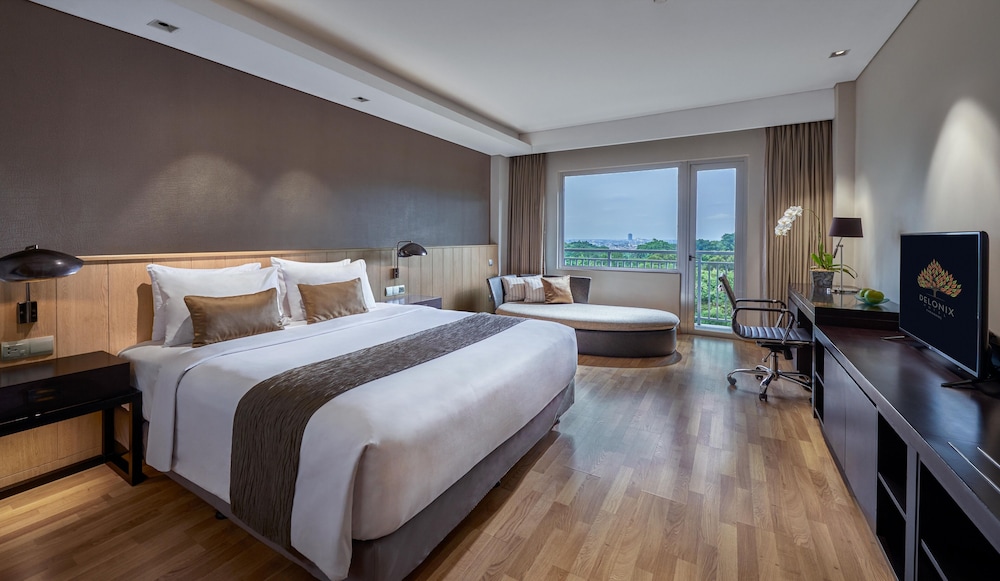 Delonix Hotel Karawang 10/55