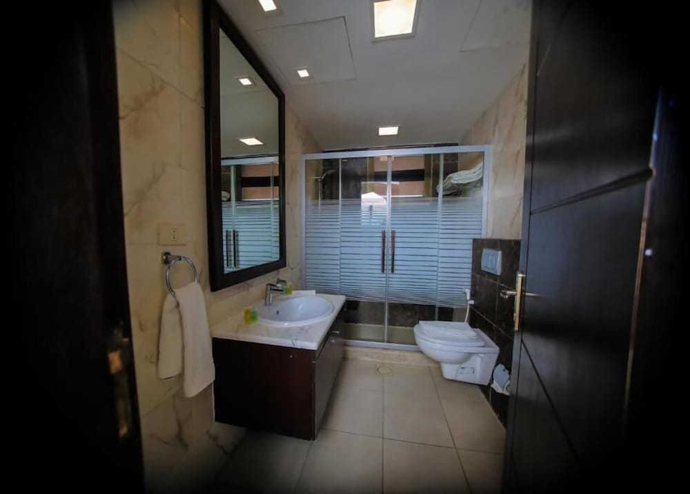 Lancaster Hotel Apartments-Gardens 43/47