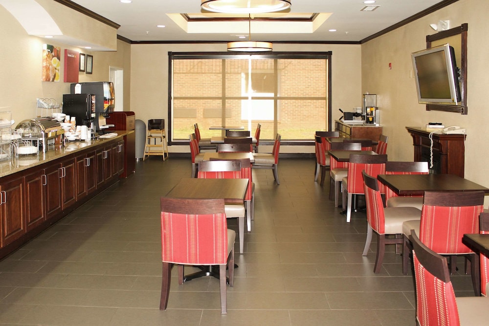 Comfort Suites Montgomery East Monticello Dr 42/47