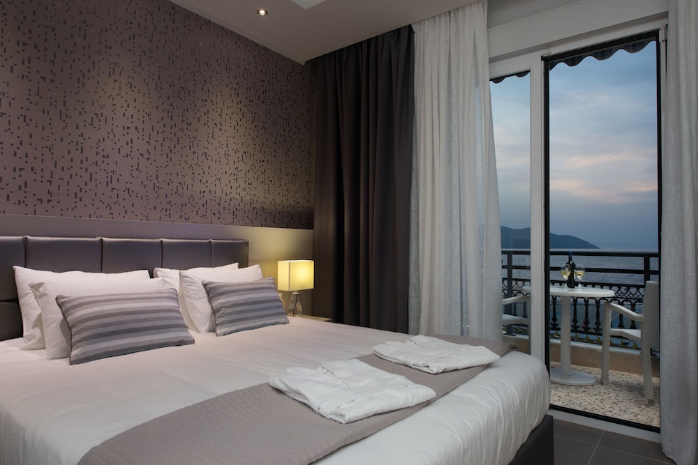 Angelica Hotel 4/36