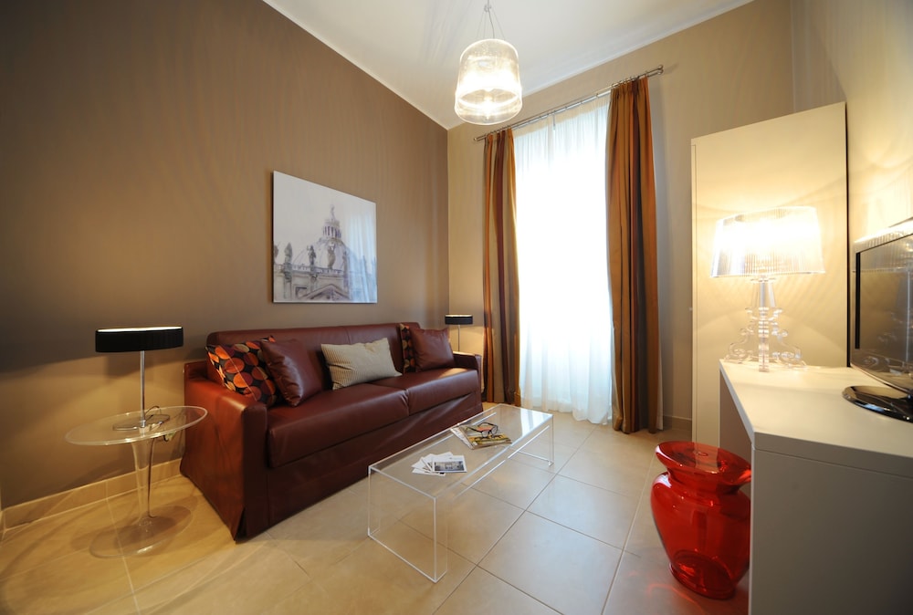 Residence Trianon Borgo Pio 32/72