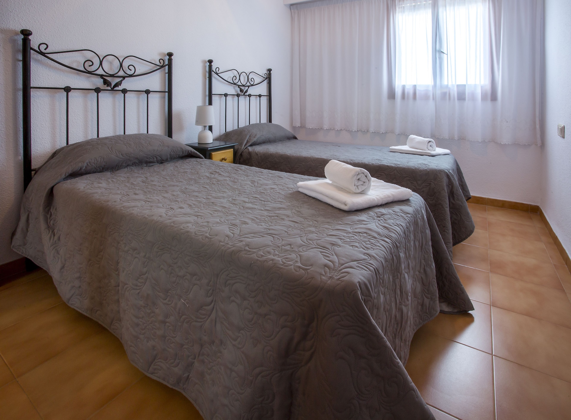 3 Bedrooms, Penthouse, 2 Double and Twin Beds, Sea View