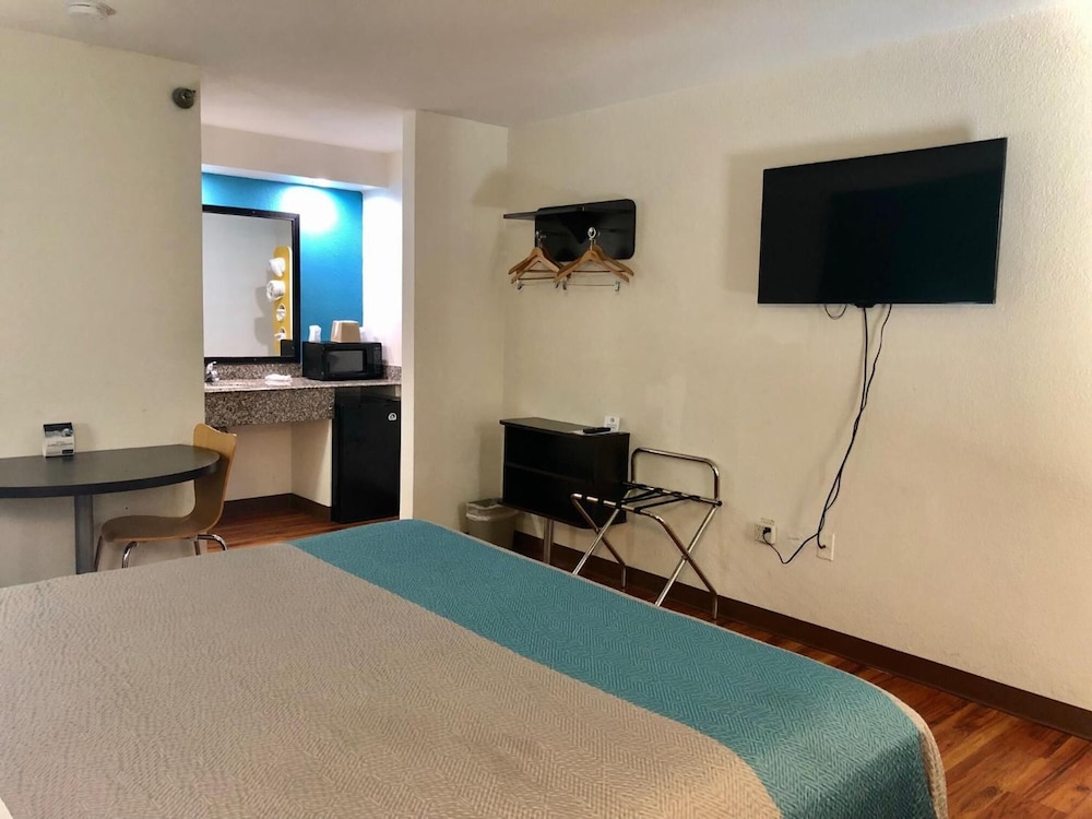 Motel6 Nashville, TN - Airport 22/54
