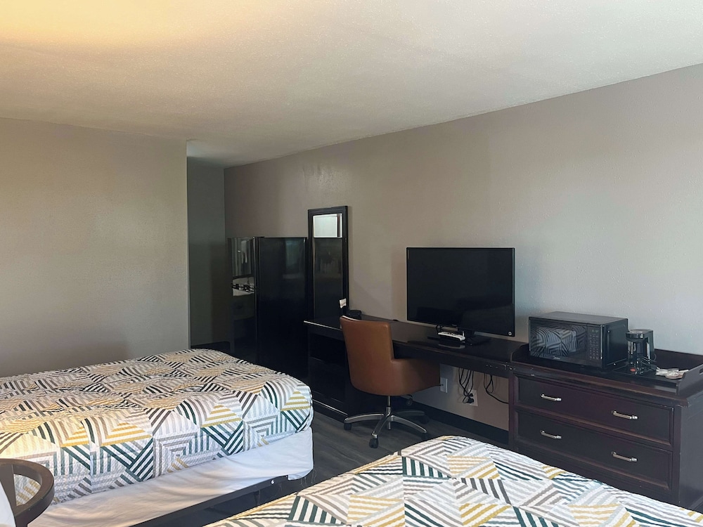 Studio6 Borger, TX – Boom Town 21/36