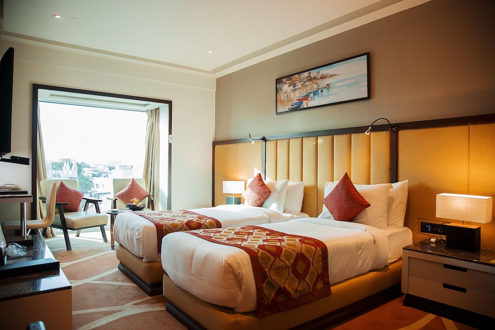 Radisson Lucknow City Center 8/64