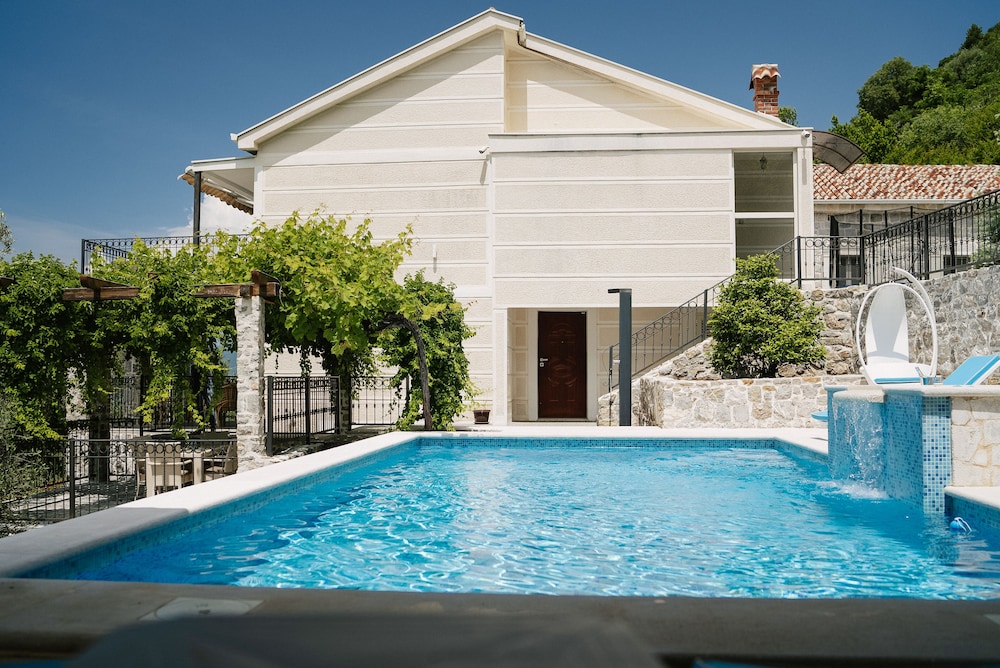 Villa Dub 3/64