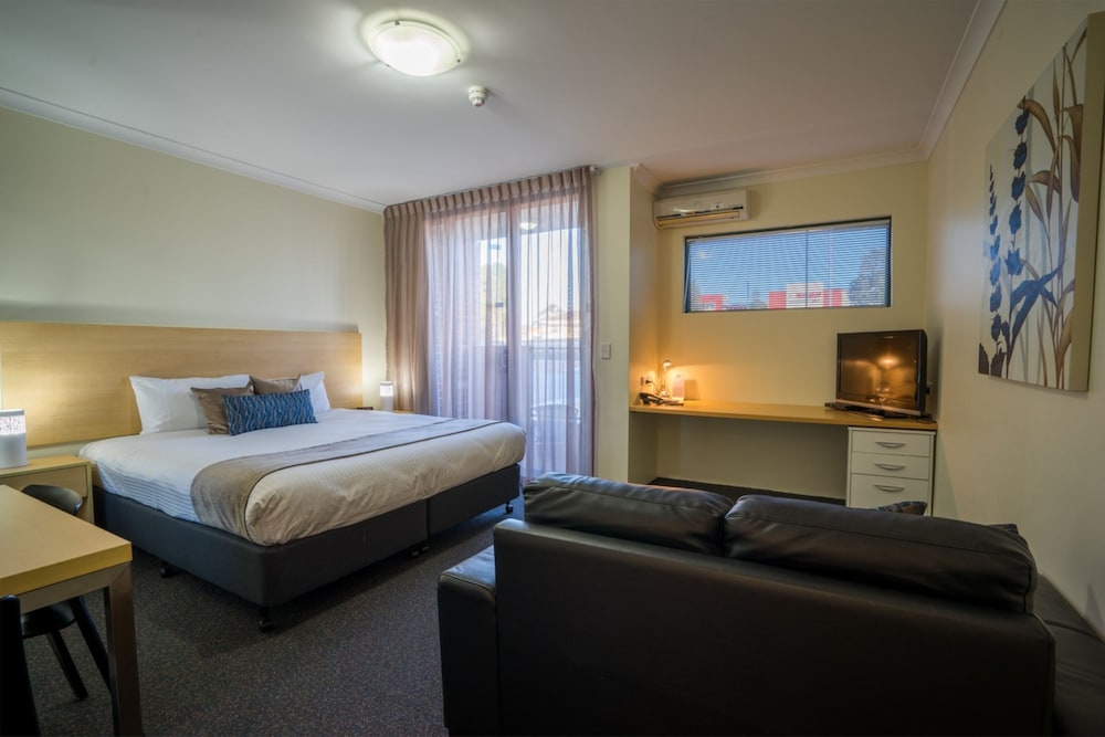 Perth Ascot Central Apartment Hotel 11/68