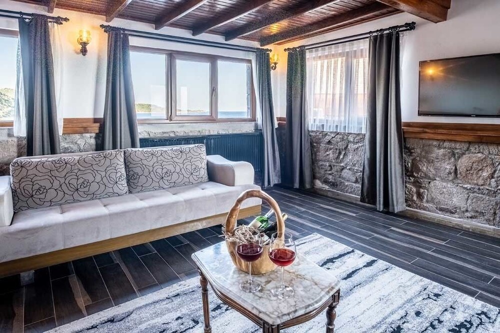 Tas Hotel 17 25/50