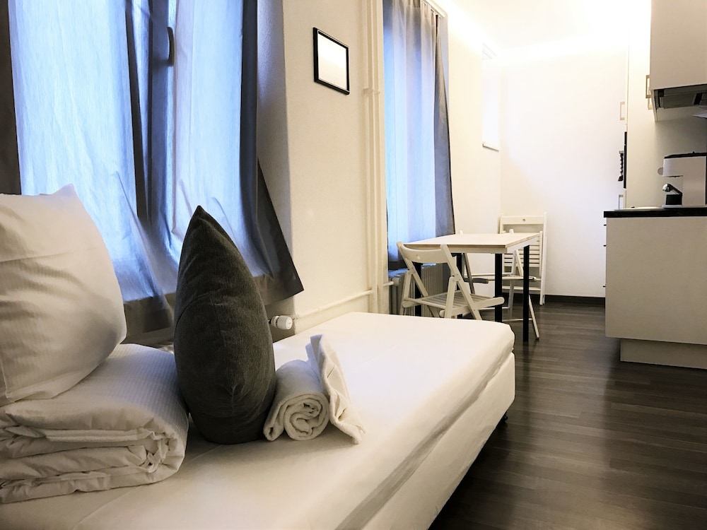 INSIDE FIVE - City Apartments 11/36