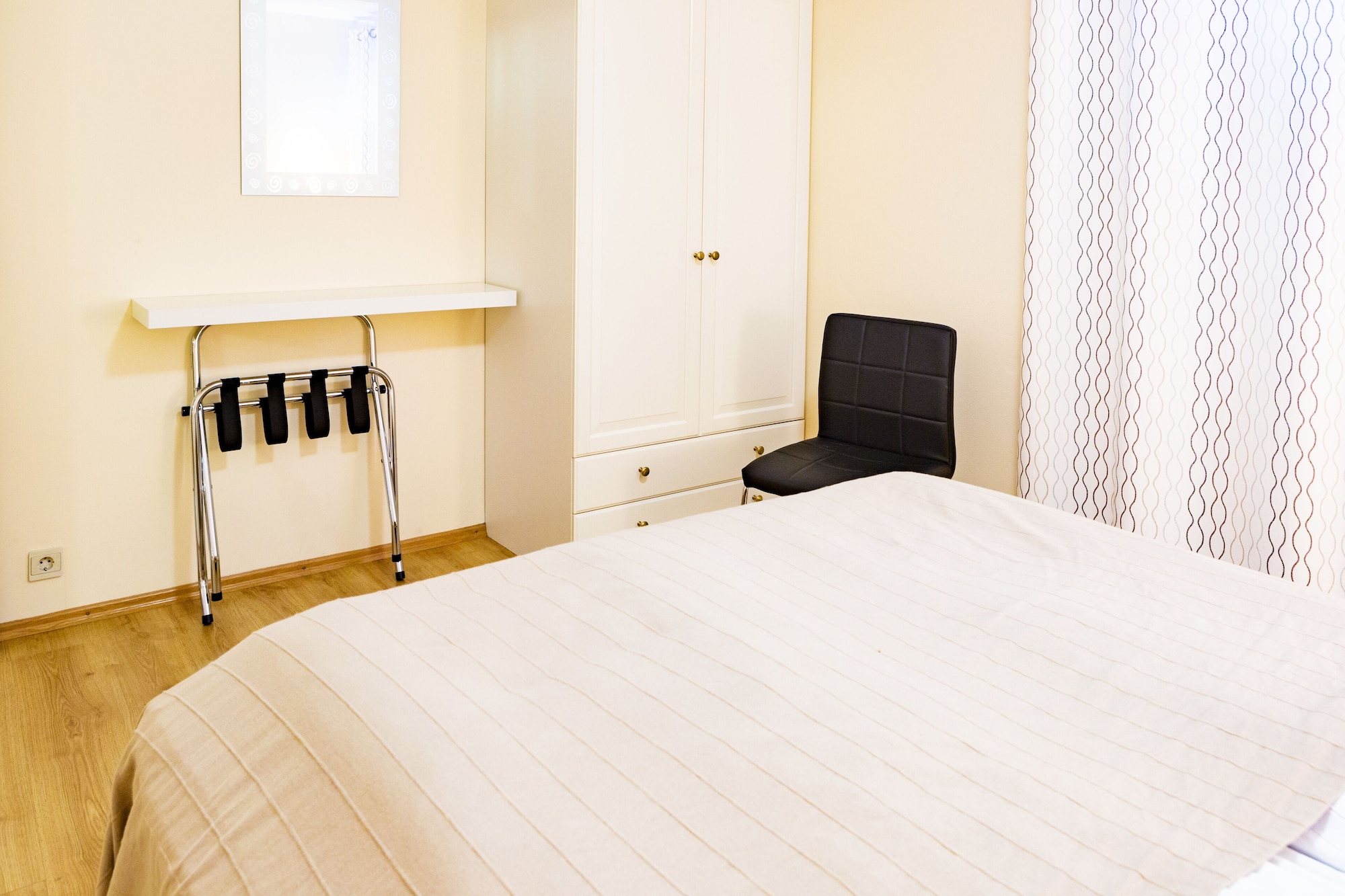 2 BEDROOMS, APARTMENT