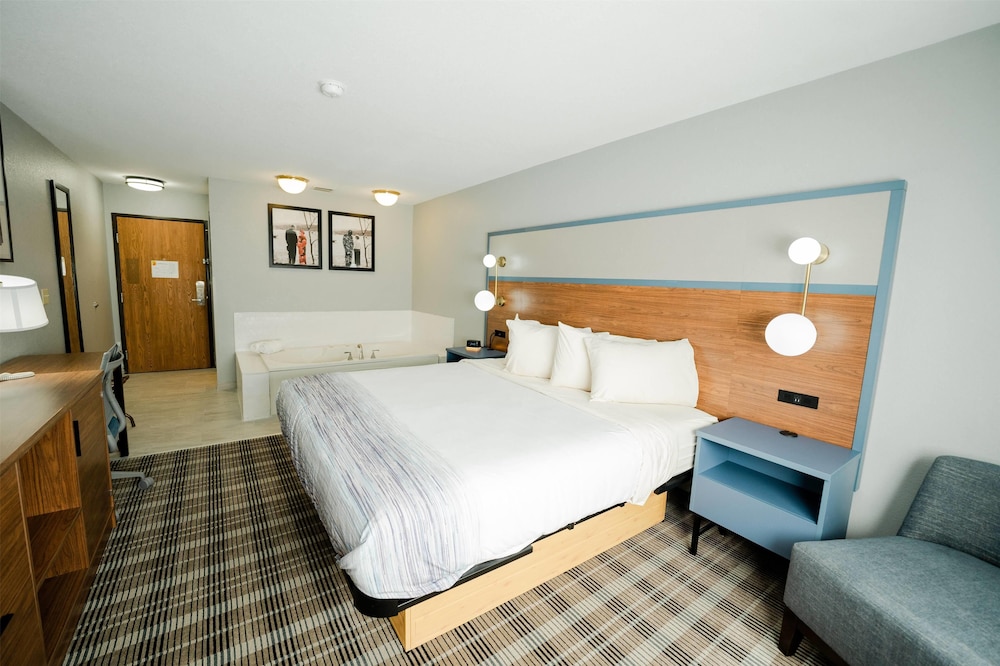 AmericInn by Wyndham Tomahawk 19/50