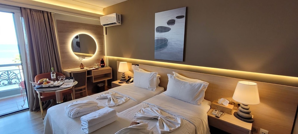 Coral Hotel 28/50