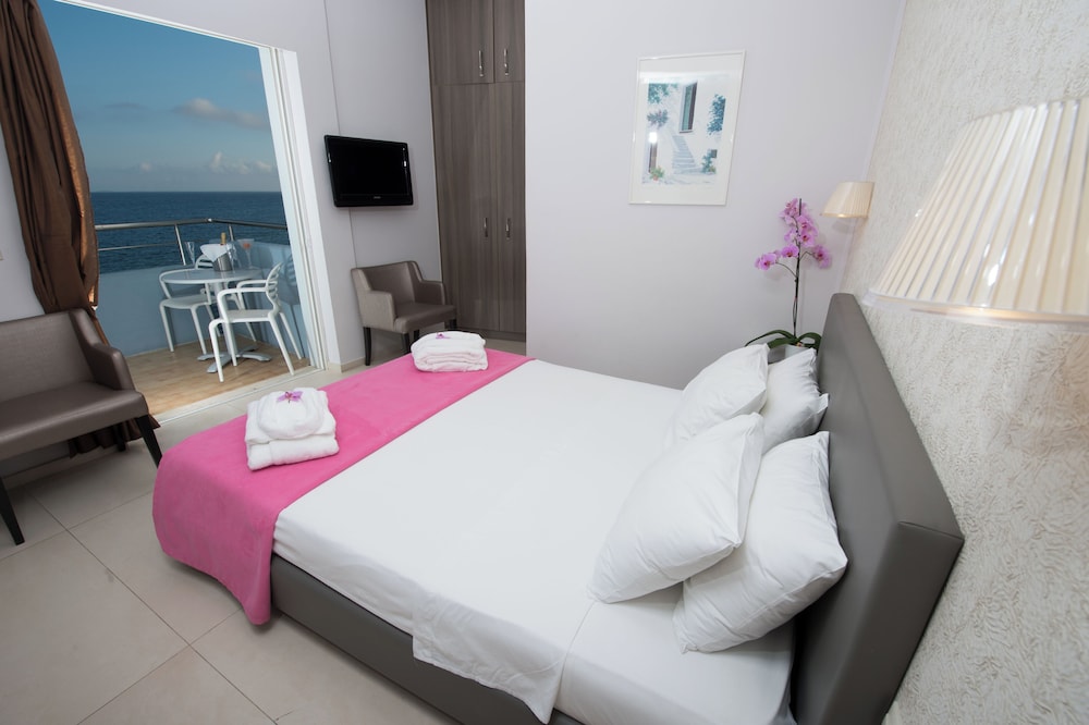 SUPERIOR, DOUBLE OR TWIN BED, SEA VIEW