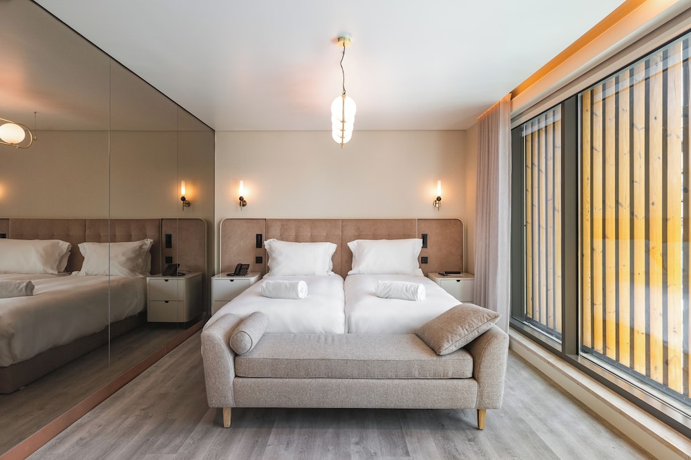 2 BEDROOMS, DUPLEX, SUPERIOR