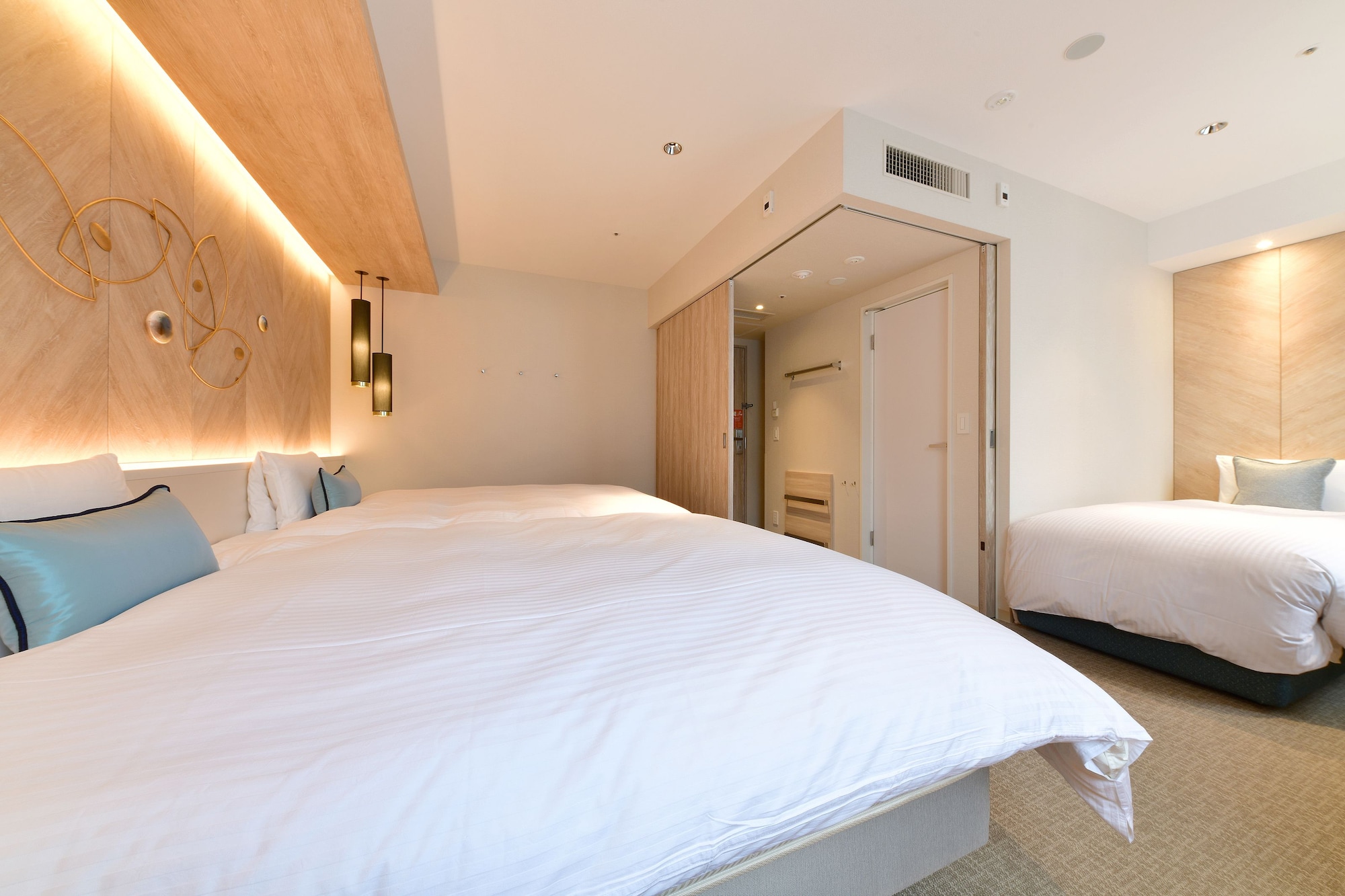 ROOM, TRIPLE