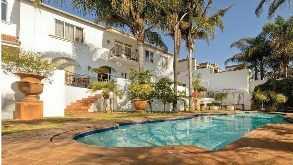 Waterkloof Mansion Boutique Hotel 25/26