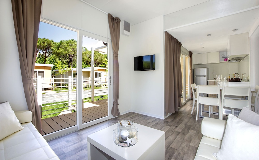 Camping Village Baia Azzurra 42/71