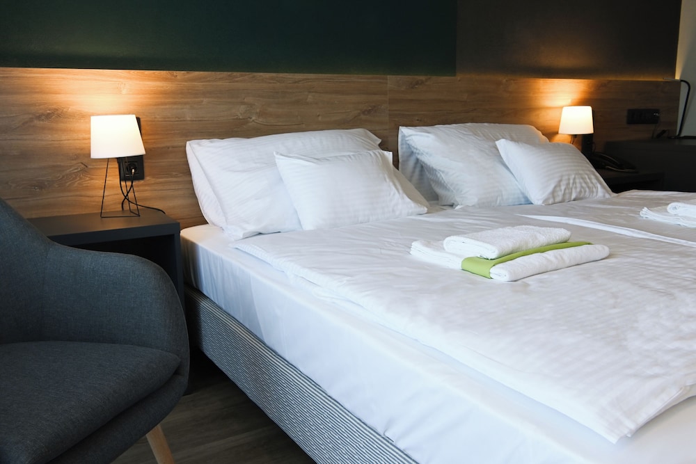 CITY PARTNER HOTEL SZIESZTA 12/24