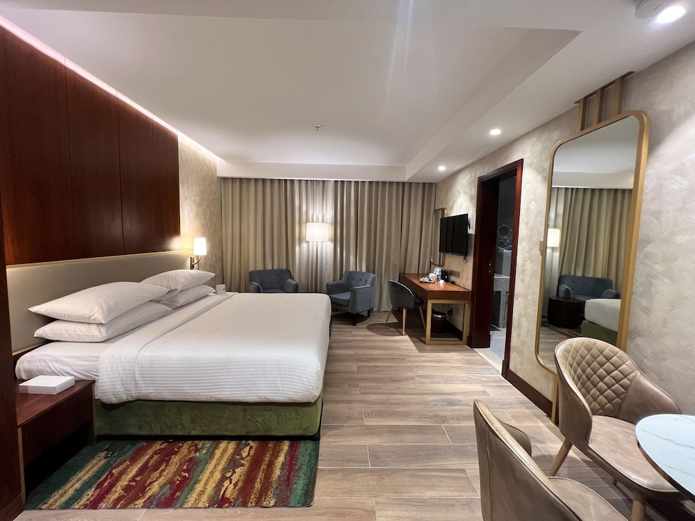 City Seasons Suites Dubai 20/60