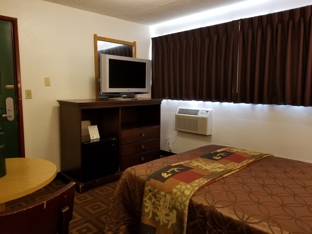Sea-Tac Crest Motor Inn 6/35