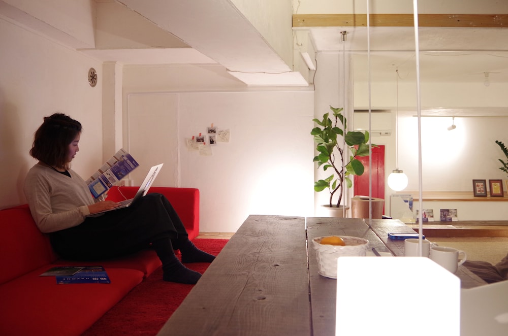Plum Hostel 20/30