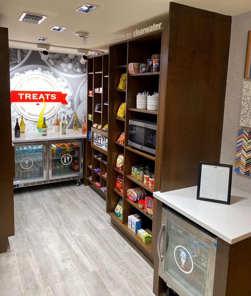 Hampton Inn and Suites Clearwater/St. Petersburg-Ulmerton Road 44/52
