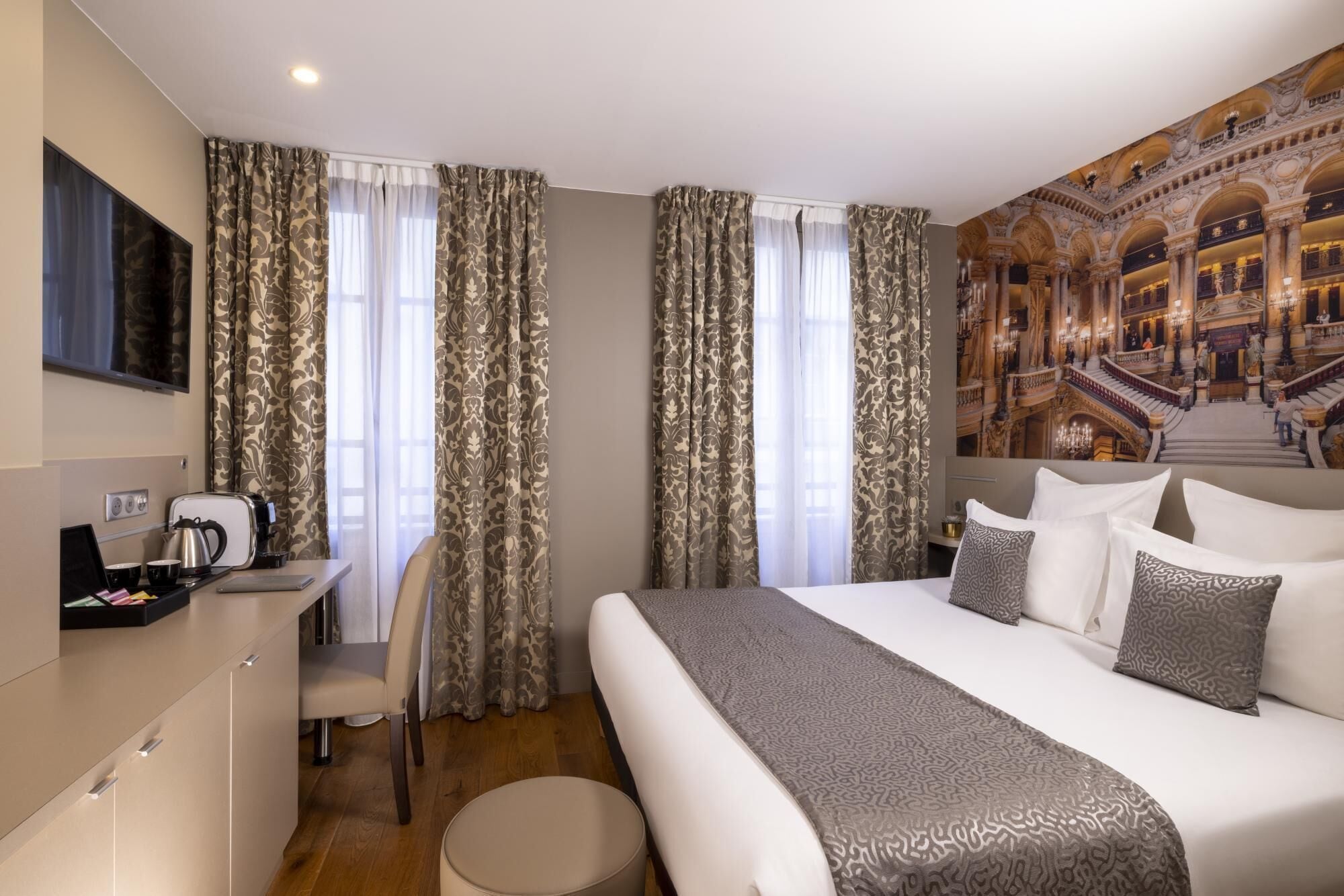 EXECUTIVE, DOUBLE BED