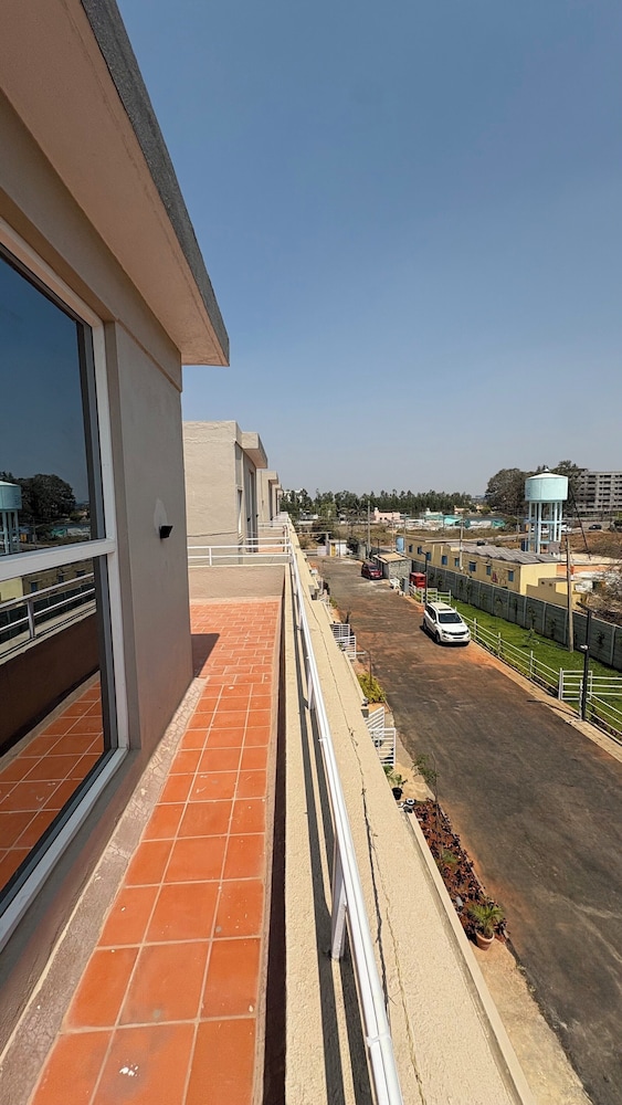 Sai Grand Villas and Hotel 4/50