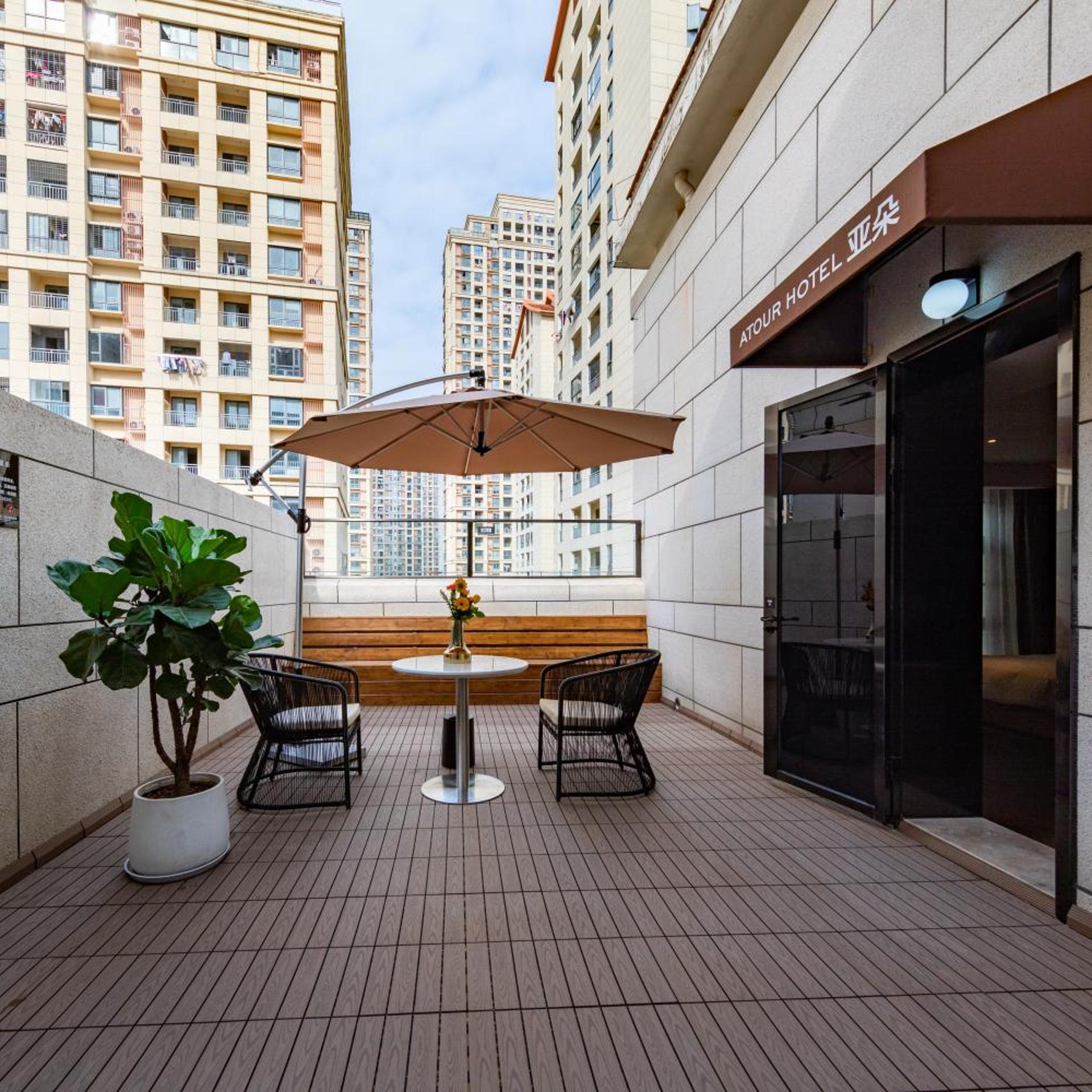 Atour Hotel (Xiamen Jimei Lake Business Center) 40/55