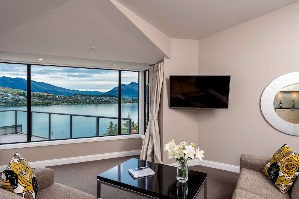 Avani Queenstown Hotel 40/56