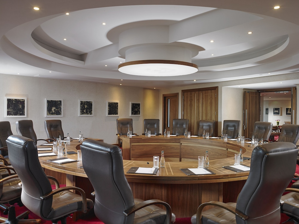 Tullamore Court Hotel 45/49
