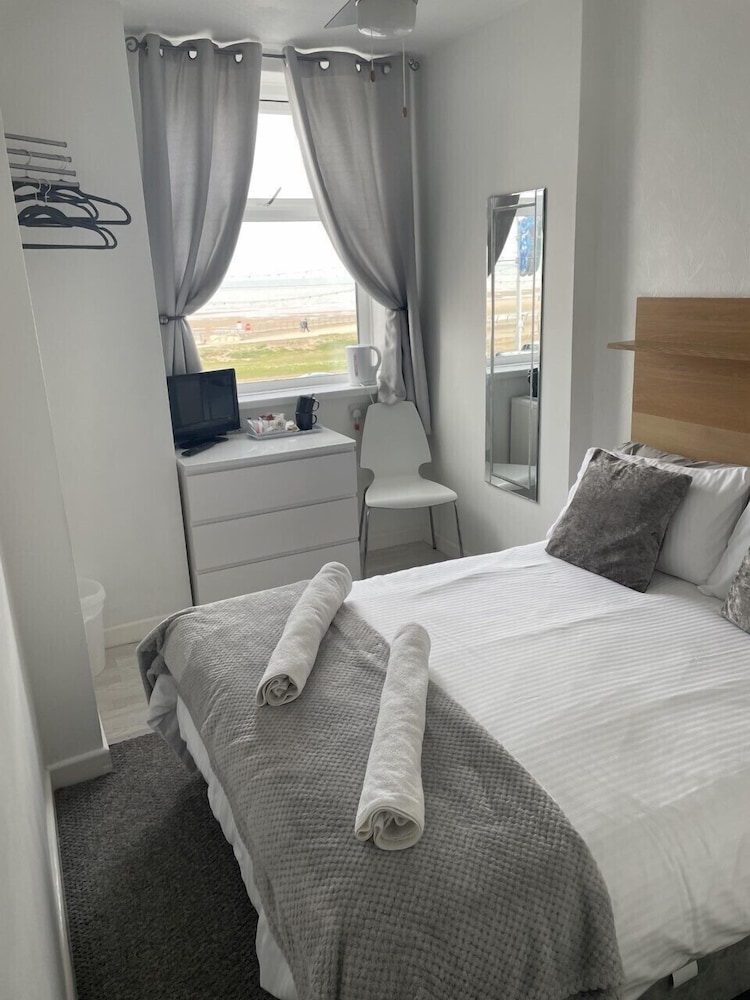 The Sandford Promenade Hotel 23/42