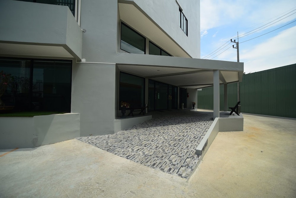 Chanthaburi Center Hotel 37/40