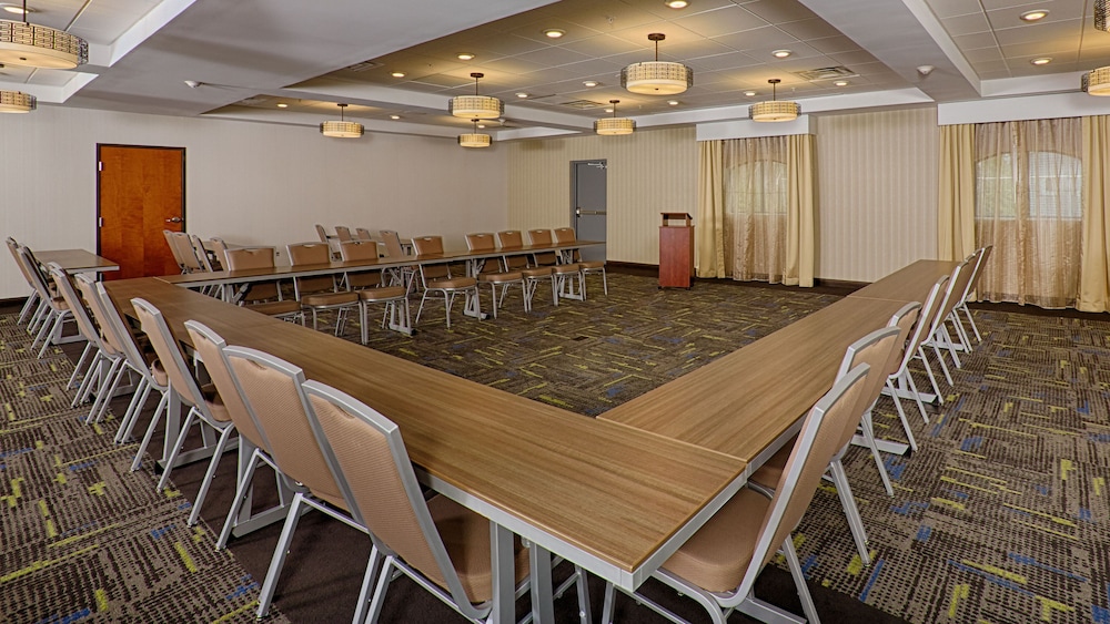 Holiday Inn Express Bordentown - Trenton South 50/52