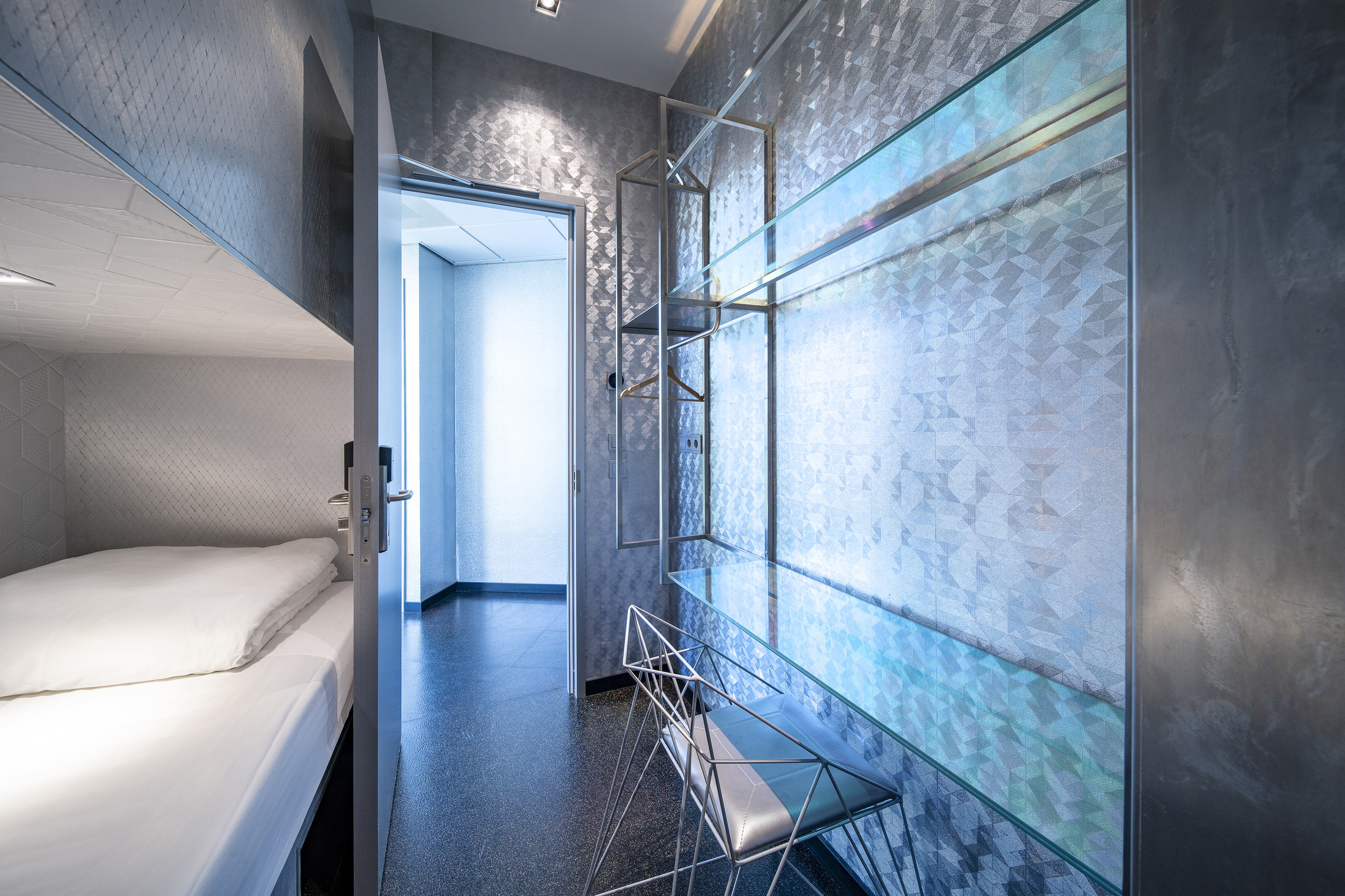 Diamond Capsule Hotel Amsterdam South 25/32