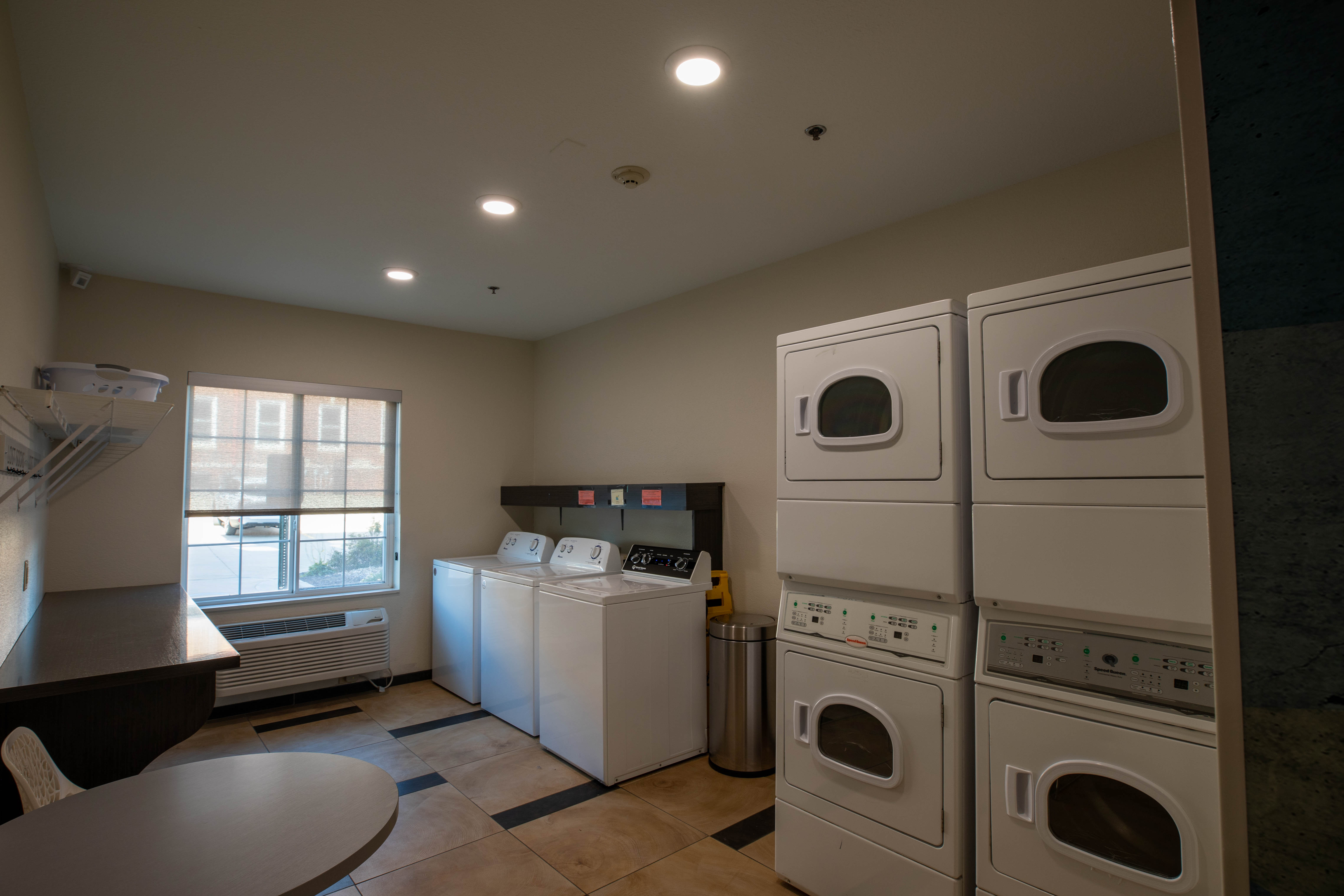 Candlewood Suites St. Joseph 38/54